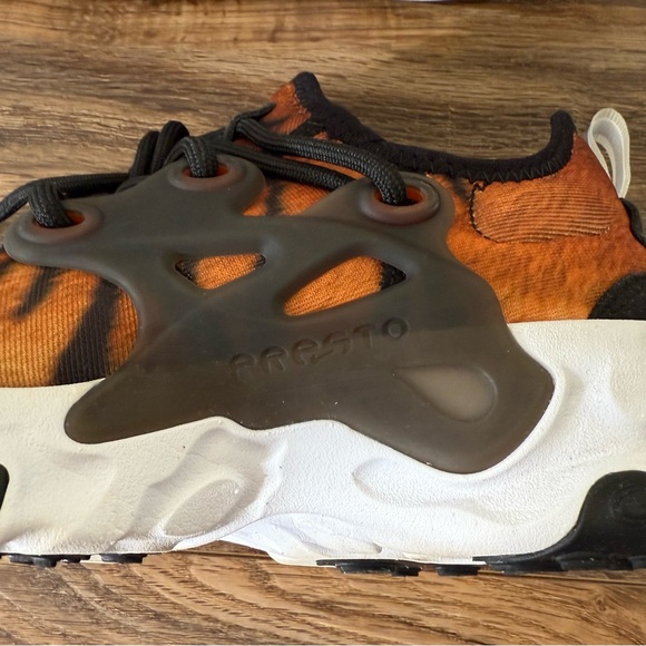 NIKE React Presto Unisex Running Shoes in ‘Tiger’ Print US W 6 / M 4.5 LIKE NEW - Picture 10 of 15